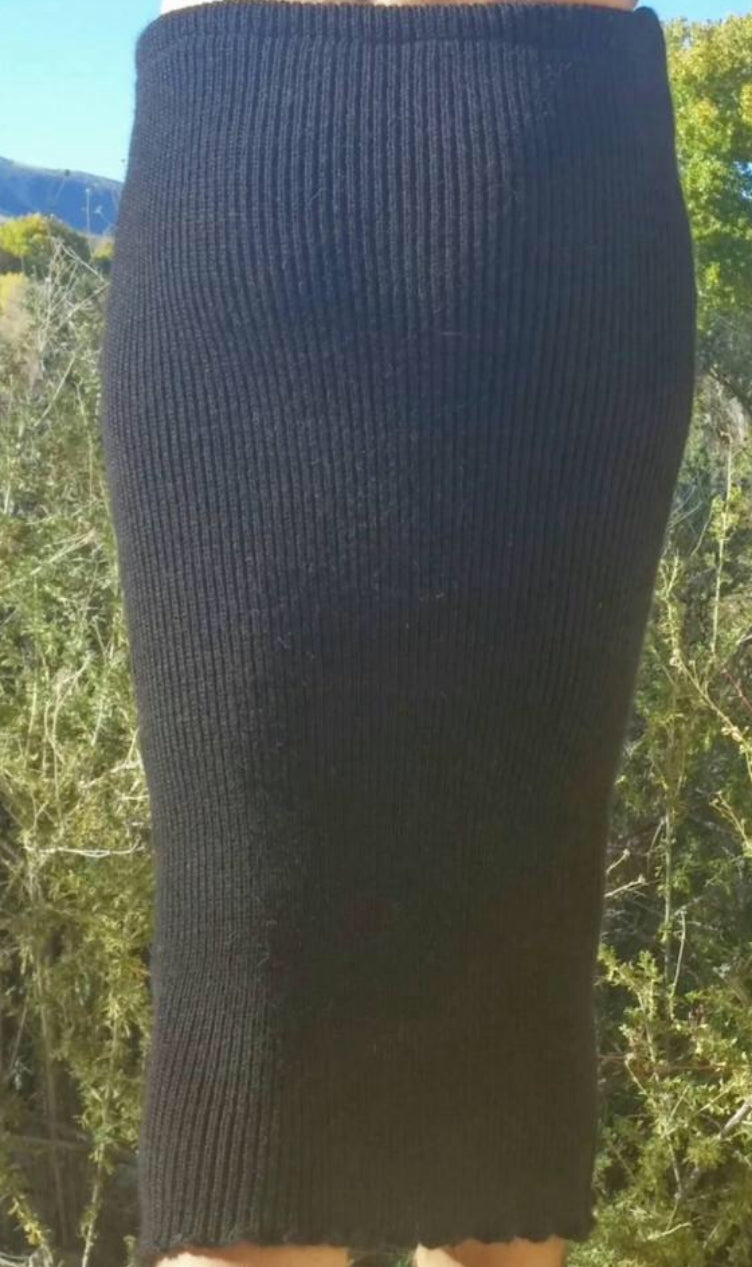 Stretchy pencil skirt