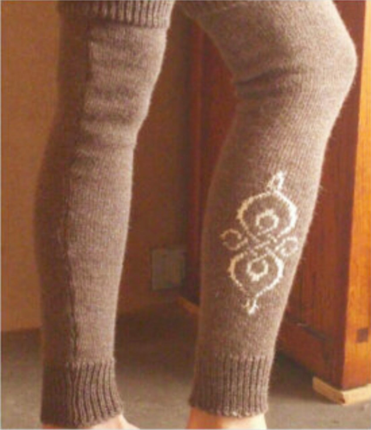 Leg warmers with design