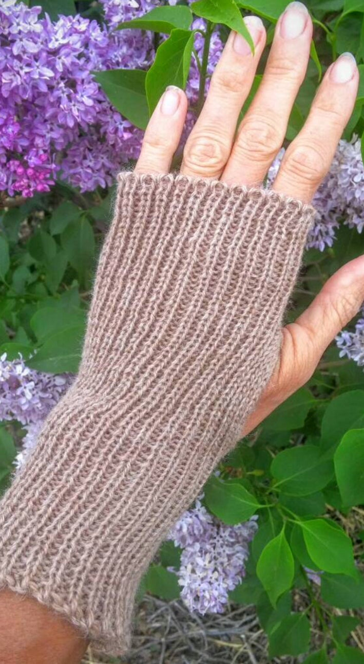 Fingerless mittens