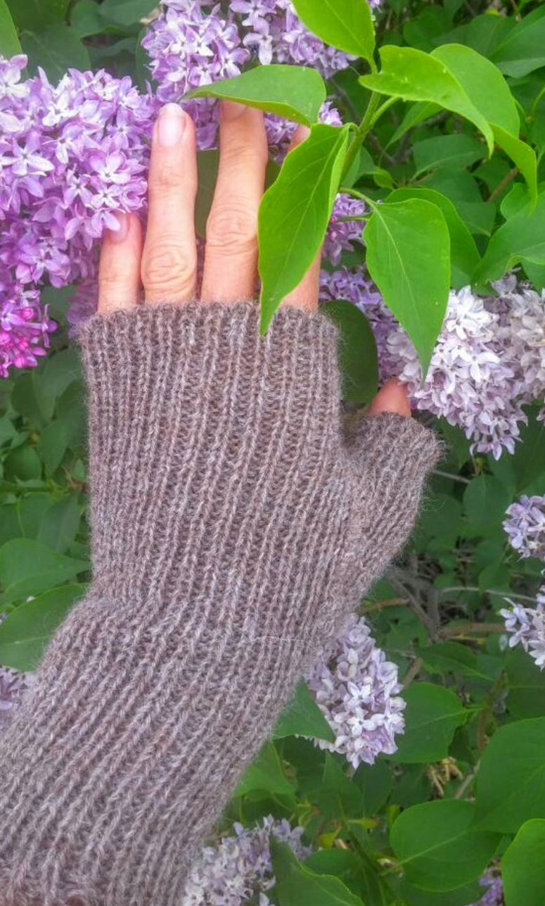 Fingerless mittens