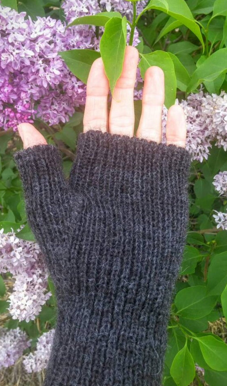 Fingerless mittens